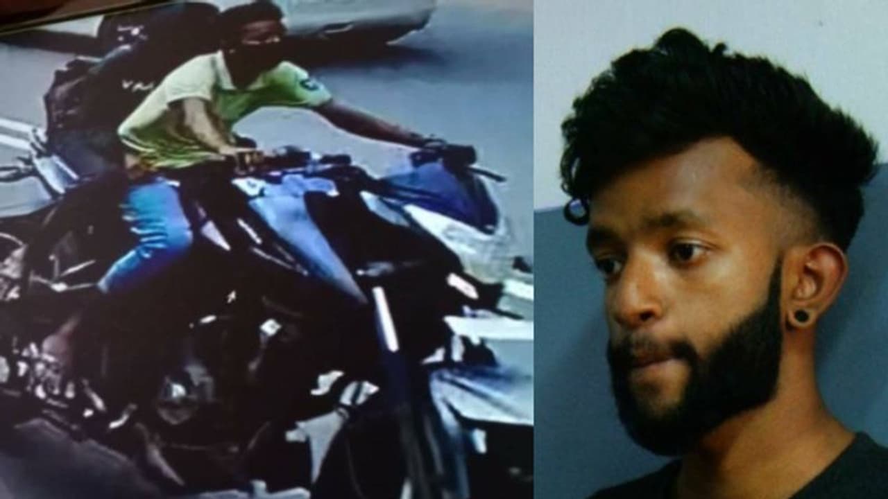 ബൈക്കിലെത്തി മാലപൊട്ടിച്ചു; പ്രായപൂർത്തിയാവാത്ത പെൺകുട്ടിയും യുവാവും പിടിയിൽ ബൈക്കിലെത്തി മാലപൊട്ടിച്ചു; പ്രായപൂർത്തിയാവാത്ത പെൺകുട്ടിയും യുവാവും പിടിയിൽ