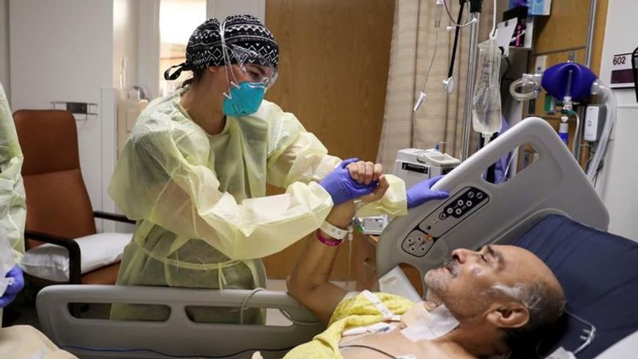 ভারতে কি অবশেষে কমছে কোভিডের দাপট, আরও নিম্নমুখী হল আক্রান্তের পরিসংখ্যান ভারতে কি অবশেষে কমছে কোভিডের দাপট, আরও নিম্নমুখী হল আক্রান্তের পরিসংখ্যান