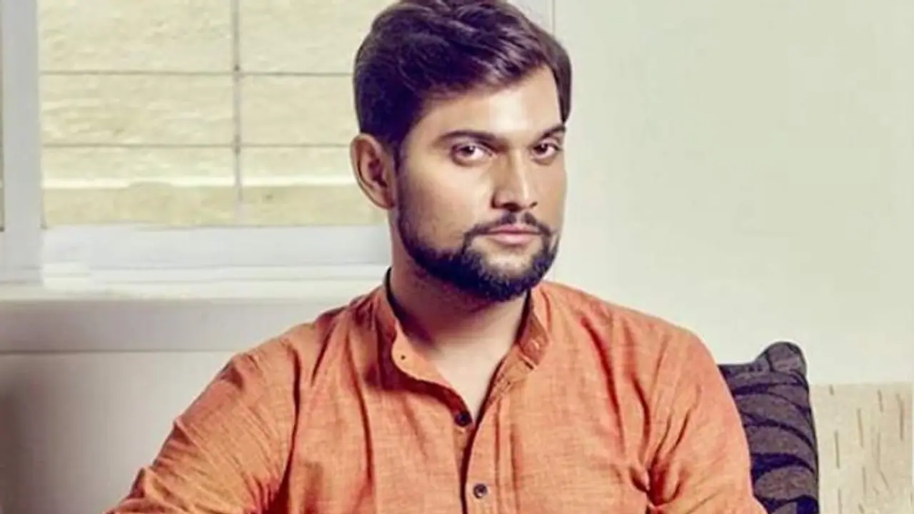 ৩২ বছরে ফের আত্মহত্যা করলেন জনপ্রিয় অভিনেতা, বাড়িতেই মিলল ঝুলন্ত দেহ ৩২ বছরে ফের আত্মহত্যা করলেন জনপ্রিয় অভিনেতা, বাড়িতেই মিলল ঝুলন্ত দেহ