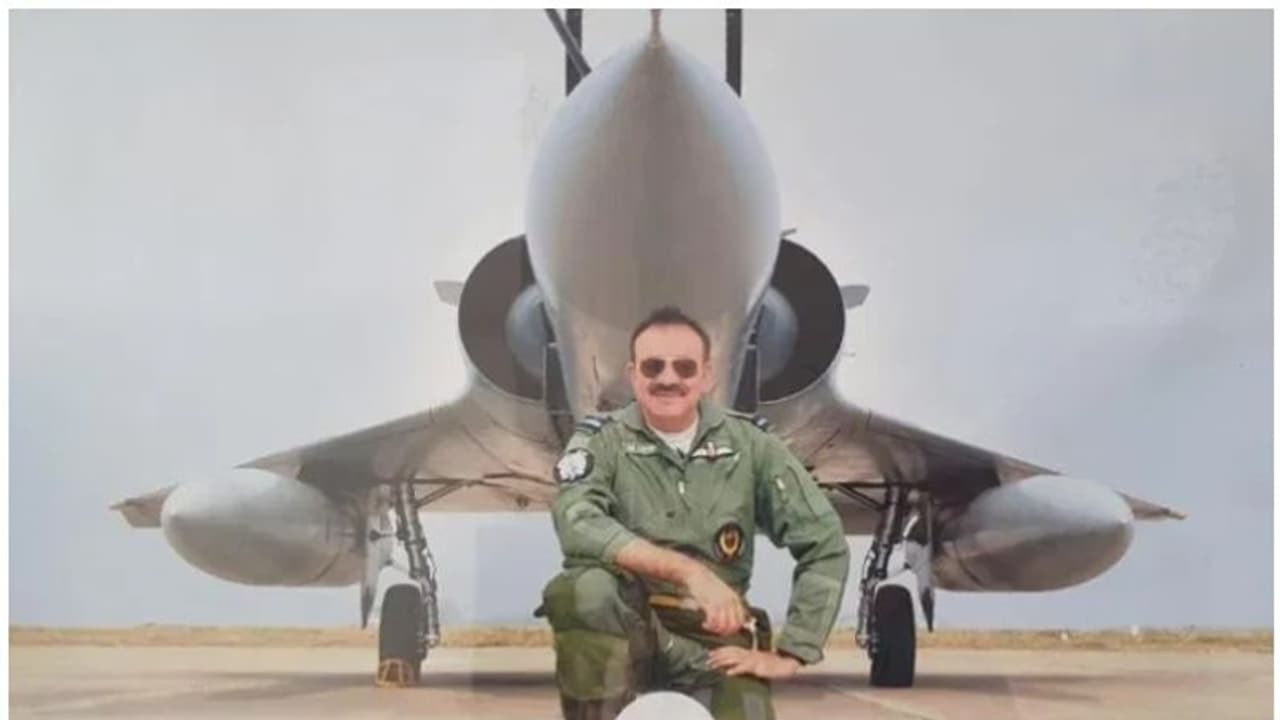 റഫാലുകളുടെ 'ക്വിക്ക് ഡെലിവെറി'ക്ക് പിന്നിൽ എയർ അറ്റാഷെ കമ്മഡോർ ഹിലാൽ അഹമ്മദ് റാഥേര് എന്ന കശ്മീരിയോ? റഫാലുകളുടെ 'ക്വിക്ക് ഡെലിവെറി'ക്ക് പിന്നിൽ എയർ അറ്റാഷെ കമ്മഡോർ ഹിലാൽ അഹമ്മദ് റാഥേര് എന്ന കശ്മീരിയോ?