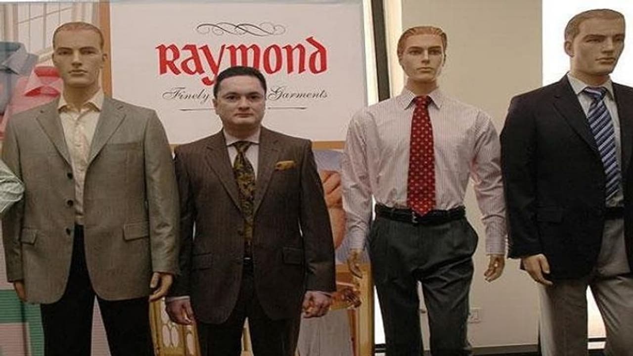 రేమాండ్కు షాక్.. సూట్లు, బిజినెస్ దుస్తులు ధరించడం మానేశారు.. రేమాండ్కు షాక్.. సూట్లు, బిజినెస్ దుస్తులు ధరించడం మానేశారు..