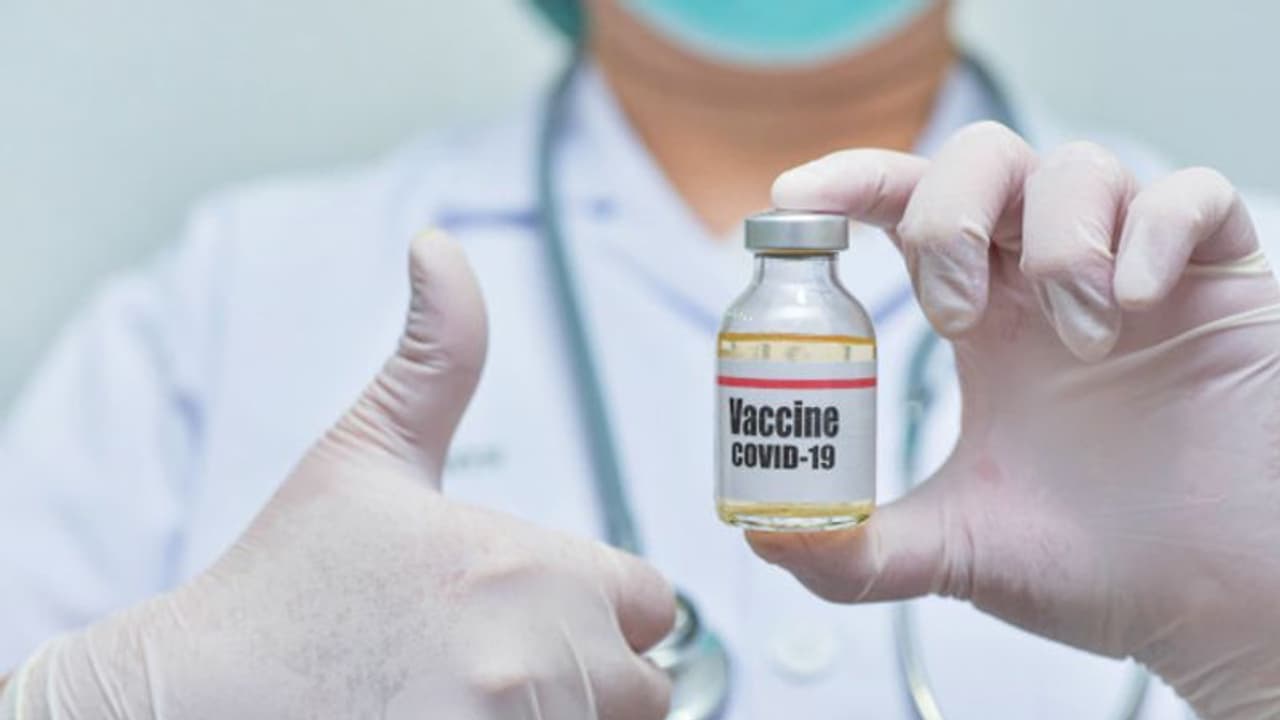 দৌড়ে প্রথম হল রাশিয়াই, পরের মাস থেকেই বাজারে আসছে প্রথম করোনা টিকা