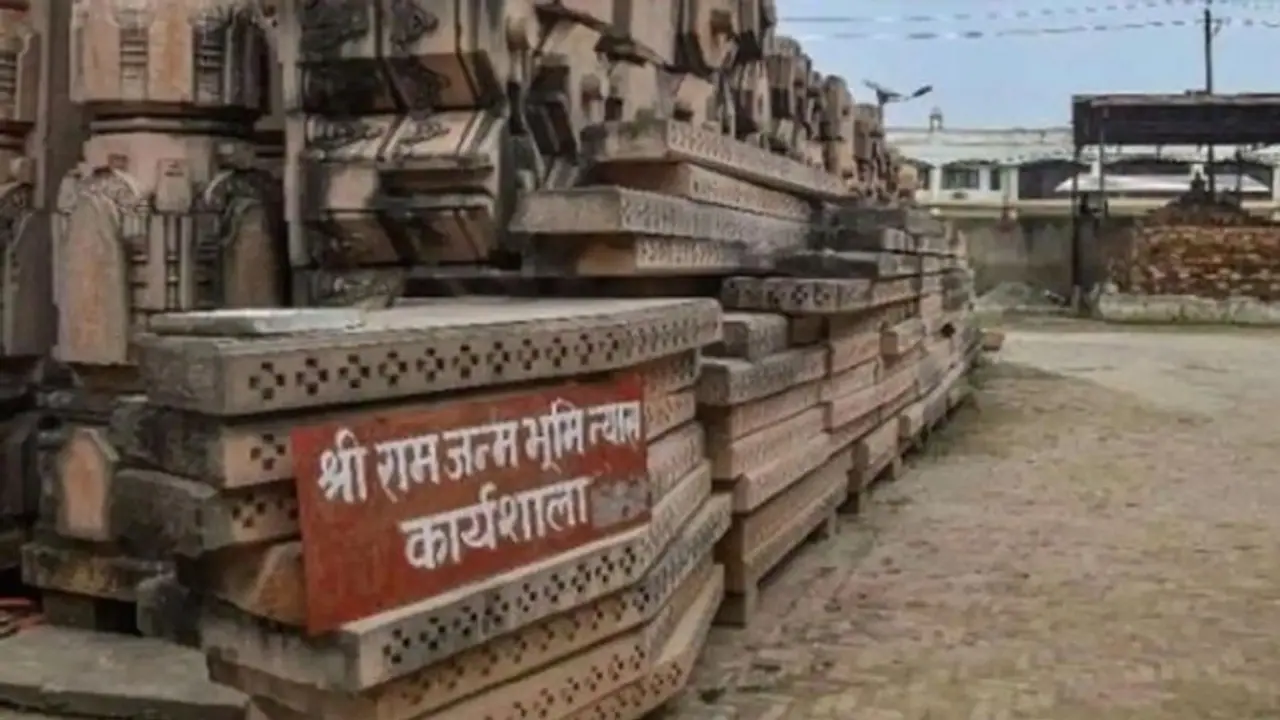 করোনার করাল ছায়া অযোধ্যায়, রামমন্দিরের দায়িত্বে থাকা পুরোহিত ও পুলিশকর্মীদের ঘায়েল করল মহামারী করোনার করাল ছায়া অযোধ্যায়, রামমন্দিরের দায়িত্বে থাকা পুরোহিত ও পুলিশকর্মীদের ঘায়েল করল মহামারী