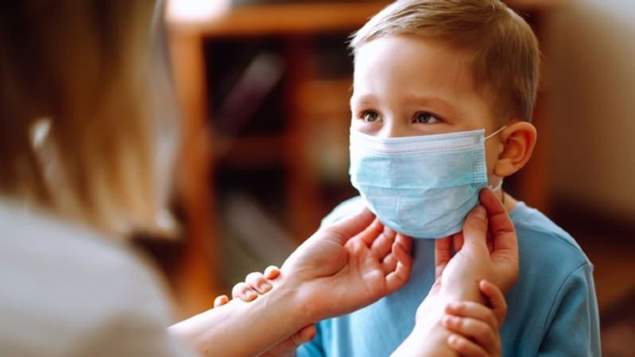 കൊവിഡ് 19; 10 വയസ്സിന് താഴേയുള്ള കുട്ടികളുടെ രക്ഷിതാക്കൾ ശ്രദ്ധിക്കൂ... കൊവിഡ് 19; 10 വയസ്സിന് താഴേയുള്ള കുട്ടികളുടെ രക്ഷിതാക്കൾ ശ്രദ്ധിക്കൂ...