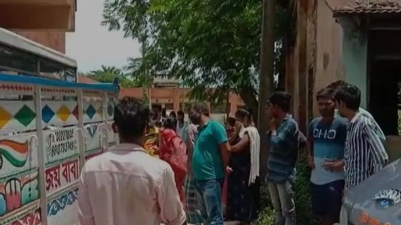 জাতীয় সড়কে দুর্ঘটনা, দ্বিরাগমনে শ্বশুরবাড়ি গিয়ে প্রাণ হারালেন যুবক