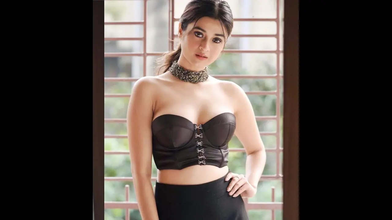 লকডাউনের মধ্যেও ফ্যাশন টিপস দর্শনার, প্যাচপ্যাচে গরমে কেমন হবে স্টাইলিং, দেখুন ছবি লকডাউনের মধ্যেও ফ্যাশন টিপস দর্শনার, প্যাচপ্যাচে গরমে কেমন হবে স্টাইলিং, দেখুন ছবি