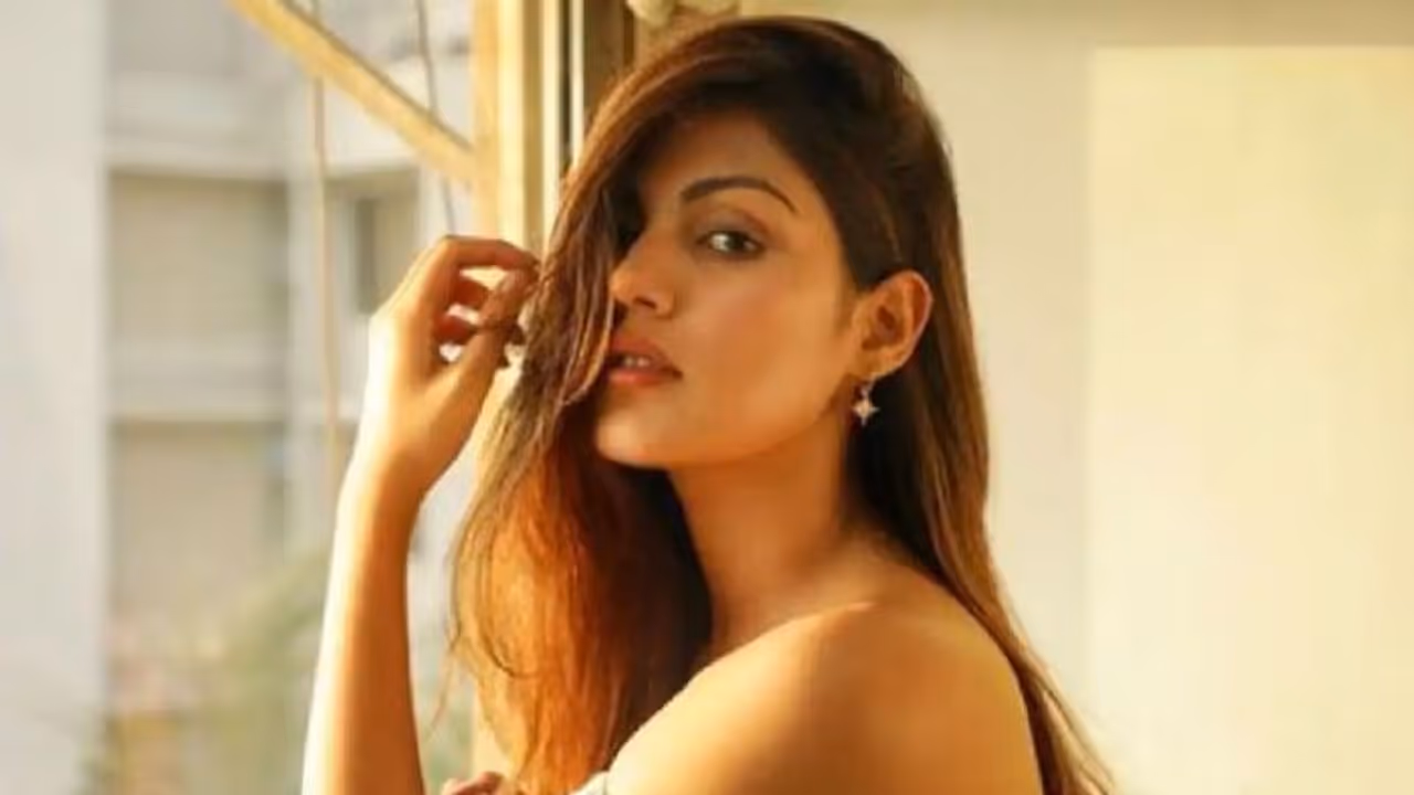 ইডি র দফতরে হাজির হলেই কি গ্রেফতার হবেন রিয়া, মুখ খুললেন বিহারের ডিজিপি ইডি র দফতরে হাজির হলেই কি গ্রেফতার হবেন রিয়া, মুখ খুললেন বিহারের ডিজিপি