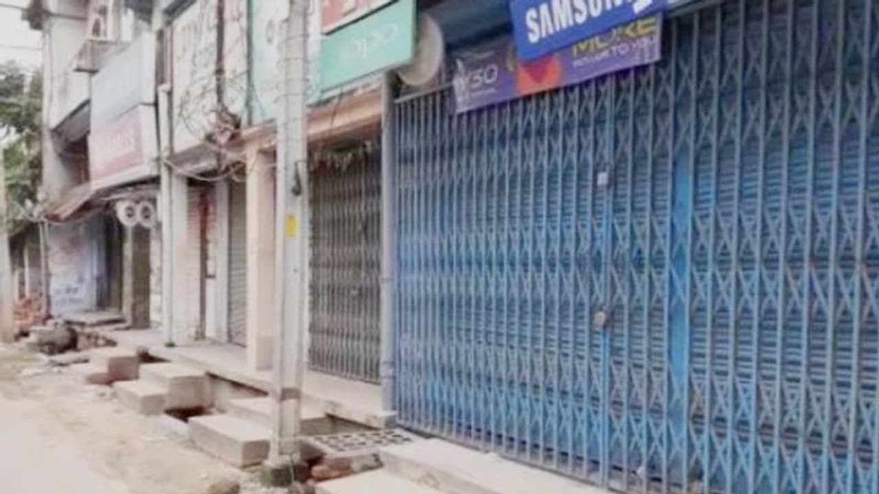 ১৭ তে সায় নেই, সাপ্তাহিক লকডাউন নিয়ে বিতর্ক পুরুলিয়ায় ১৭ তে সায় নেই, সাপ্তাহিক লকডাউন নিয়ে বিতর্ক পুরুলিয়ায়