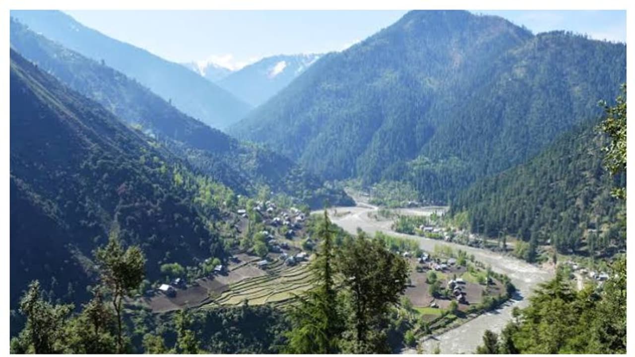 ৭৩ বছরে প্রথম বার, পাক সীমান্ত লাগোয় দেশের শেষ গ্রাম এবারের ১৫ আগস্টে পাচ্ছে স্বাধীনতার প্রকৃত স্বাদ