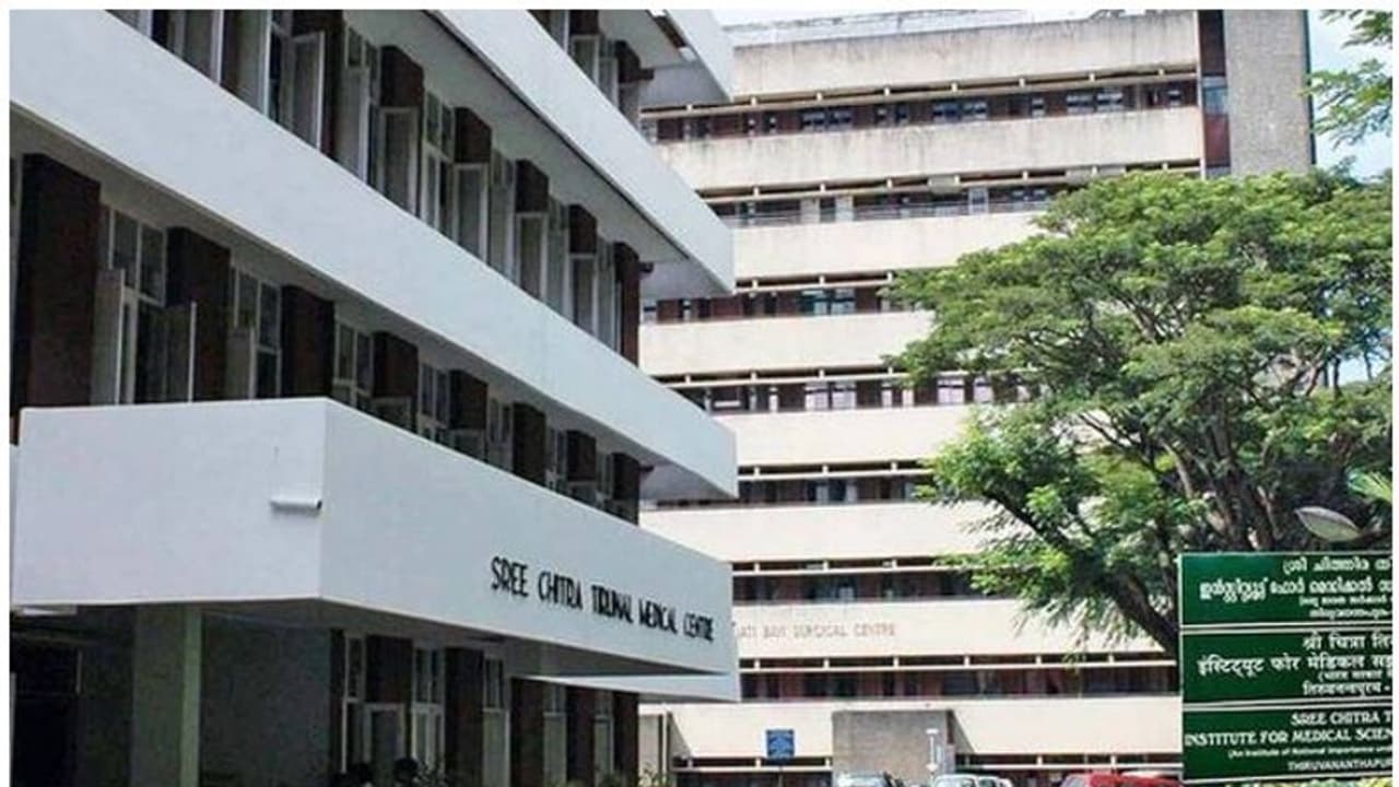 ശ്രീചിത്ര ഇൻസ്റ്റിറ്റ്യൂട്ടിലെ ഡോക്ടർക്കും രോഗിക്കും കൊവിഡ്, ആശങ്ക അകലാതെ തലസ്ഥാനം ശ്രീചിത്ര ഇൻസ്റ്റിറ്റ്യൂട്ടിലെ ഡോക്ടർക്കും രോഗിക്കും കൊവിഡ്, ആശങ്ക അകലാതെ തലസ്ഥാനം