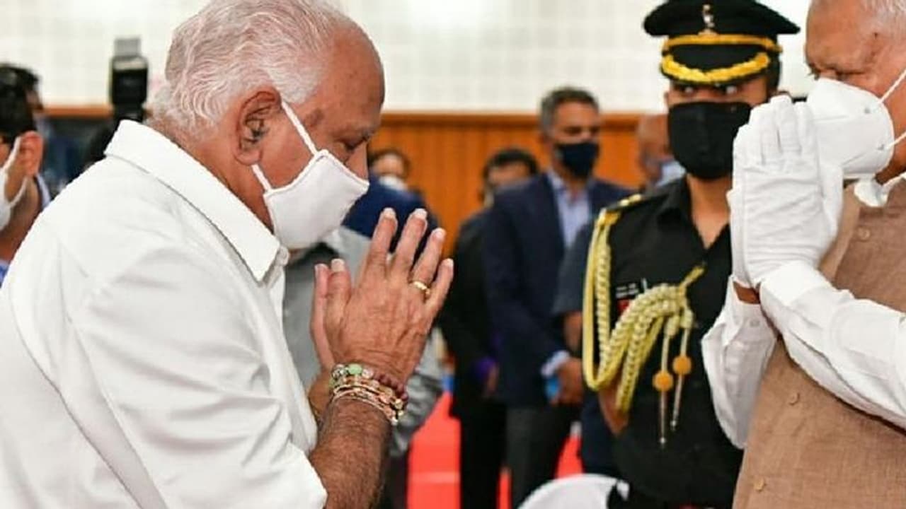 യെദിയൂരപ്പയ്ക്ക് ആരോഗ്യപ്രശ്നങ്ങളില്ലെന്ന് ആശുപത്രി; കർണ്ണാടക മുഖ്യമന്ത്രിയുടെ മകൾക്കും കൊവിഡ് സ്ഥിരീകരിച്ചു യെദിയൂരപ്പയ്ക്ക് ആരോഗ്യപ്രശ്നങ്ങളില്ലെന്ന് ആശുപത്രി; കർണ്ണാടക മുഖ്യമന്ത്രിയുടെ മകൾക്കും കൊവിഡ് സ്ഥിരീകരിച്ചു