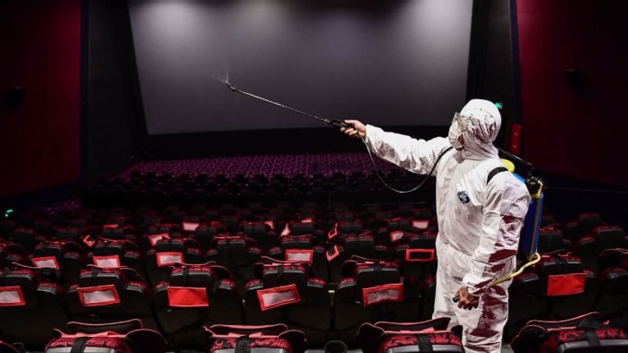 ಅನ್​ಲಾಕ್​ 5: ಥಿಯೇಟರ್​, ಸ್ವಿಮ್ಮಿಂಗ್ ಪೂಲ್ ಪ್ರಾರಂಭಕ್ಕೆ ಗ್ರೀನ್ ಸಿಗ್ನಲ್, ಶಾಲಾ ಕಾಲೇಜು?