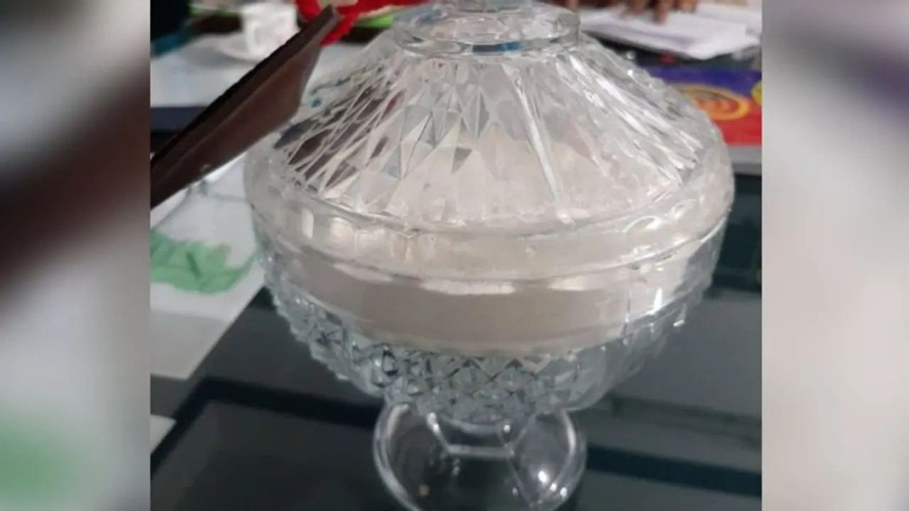 মালদহে দামি গাড়িতে মিলল সাপের বিষ, পুলিশের জালে দুই পাচারকারী মালদহে দামি গাড়িতে মিলল সাপের বিষ, পুলিশের জালে দুই পাচারকারী