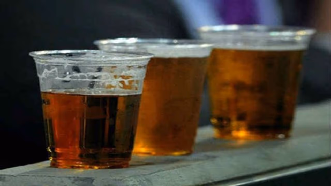 పెను విషాదం... 86మందిని బలితీసుకున్న నకిలీ మద్యం పెను విషాదం... 86మందిని బలితీసుకున్న నకిలీ మద్యం