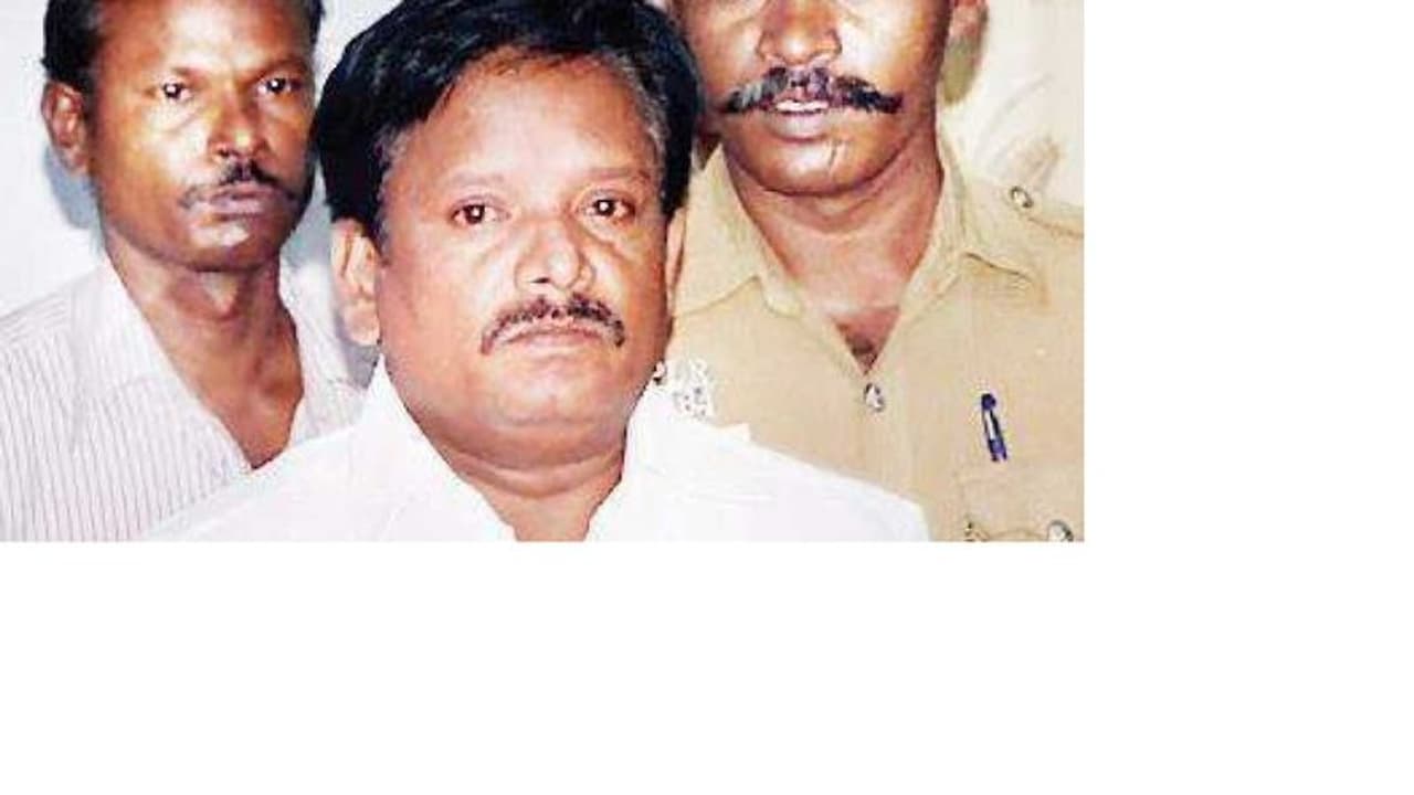 15 வயது சிறுமியை காம பசிக்கு இரையாக்கிய முன்னாள் திமுக எம்எல்ஏ விடுதலை.! 15 வயது சிறுமியை காம பசிக்கு இரையாக்கிய முன்னாள் திமுக எம்எல்ஏ விடுதலை.!