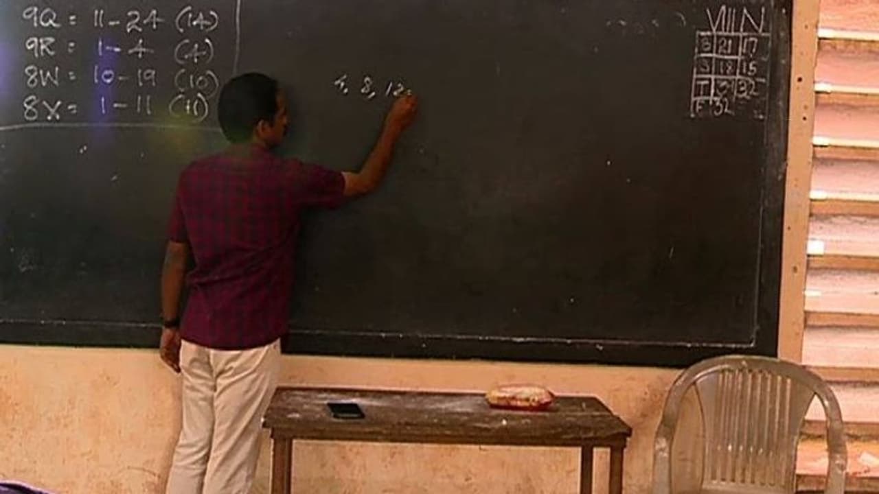 വേണ്ട യോഗ്യതയില്ലാത്തവരെ ഹൈസ്‌കൂളുകളിൽ ഫിസിക്കൽ സയൻസ് അധ്യാപകരായി നിയമിക്കുന്നു