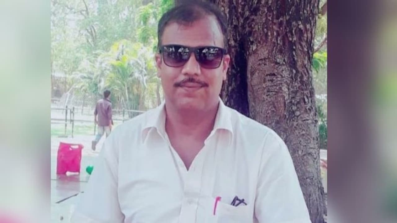 সপ্তাহ পেরোতেই করোনায় মৃত্যু কলকাতা পুলিশের আরও এক আধিকারিকের, শোকের ছায়া চিৎপুরে সপ্তাহ পেরোতেই করোনায় মৃত্যু কলকাতা পুলিশের আরও এক আধিকারিকের, শোকের ছায়া চিৎপুরে