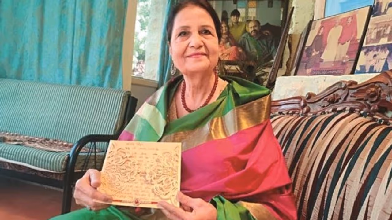 PM Modi Pakistani Sister: ప్రధాని మోడీకి రాఖీ పంపిన పాక్ సోదరి.. మూడు దశాబ్దాలుగా కొనసాగుతున్న అనుబంధం PM Modi Pakistani Sister: ప్రధాని మోడీకి రాఖీ పంపిన పాక్ సోదరి.. మూడు దశాబ్దాలుగా కొనసాగుతున్న అనుబంధం