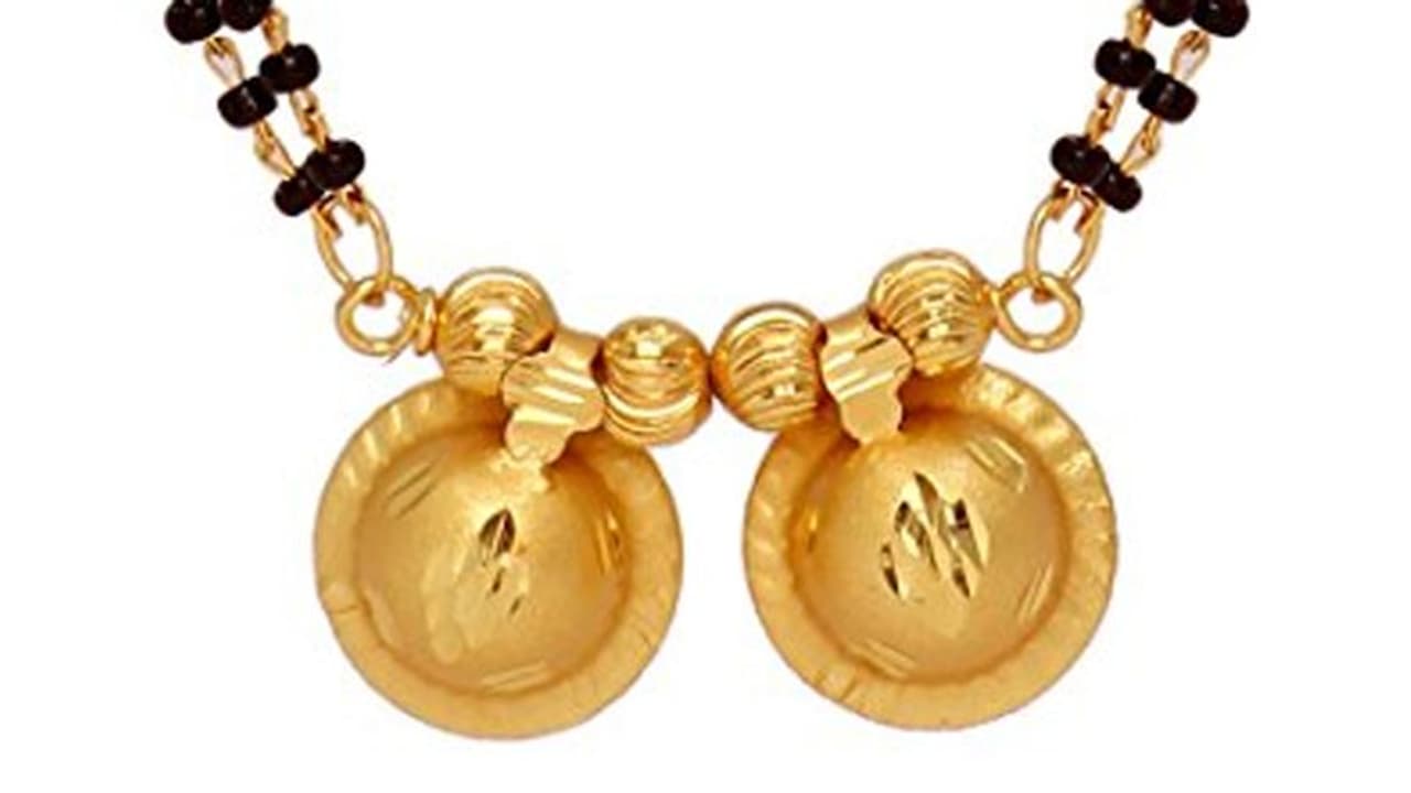 పూజ పేరిట వివాహితకు తాళి కట్టిన కేటుగాడు: ఫోటోలతో బ్లాక్మెయిల్ పూజ పేరిట వివాహితకు తాళి కట్టిన కేటుగాడు: ఫోటోలతో బ్లాక్మెయిల్