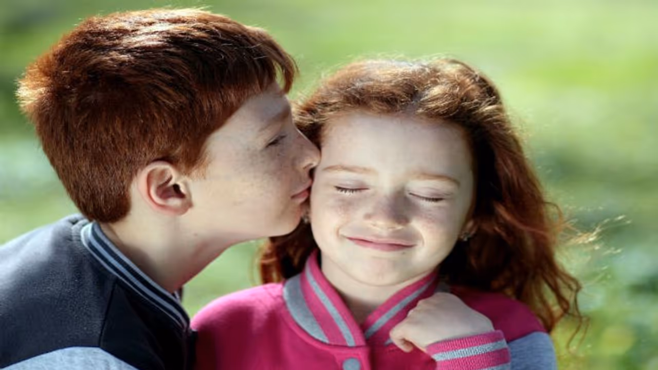 আজ বিশ্ব সিস্টারস দিবস, কীভাবে পালন করবেন দিনটি, জানুন এই ৪ কথা