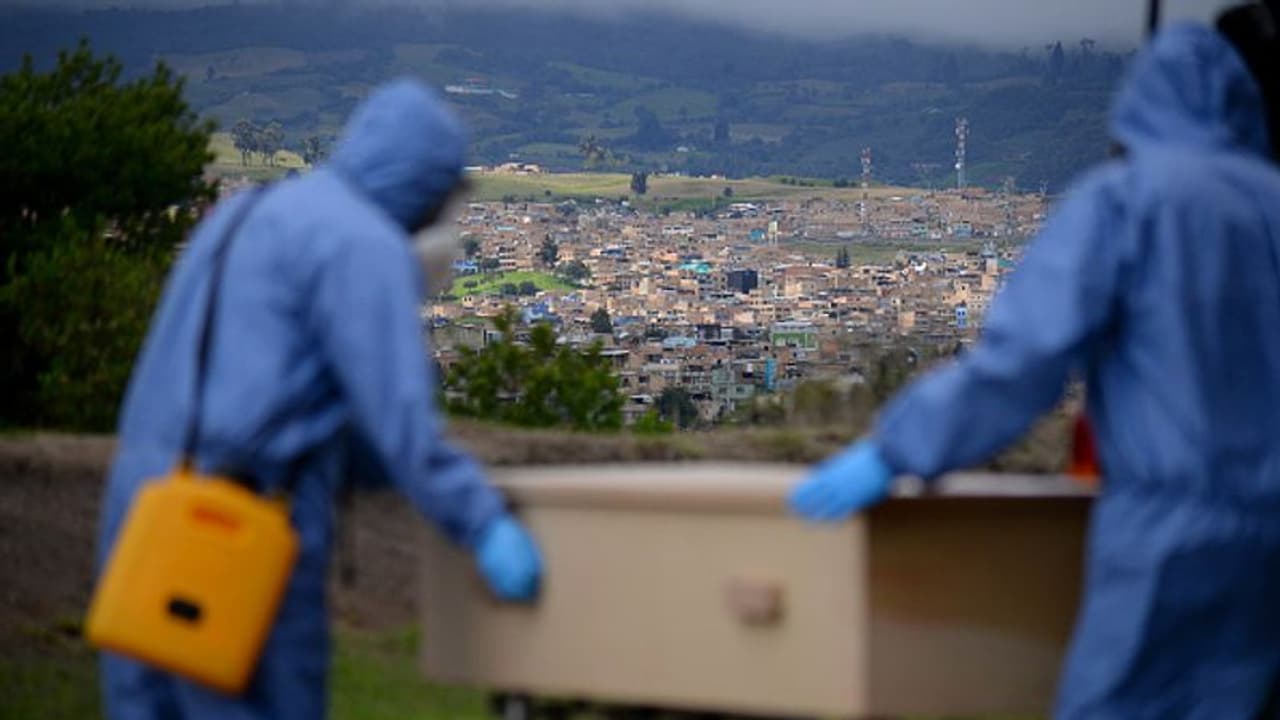 കൊവിഡ് ബാധിതരുടെ എണ്ണം 1.82 കോടി കവിഞ്ഞു, മരണം ഏഴ് ലക്ഷത്തിലേക്ക് കൊവിഡ് ബാധിതരുടെ എണ്ണം 1.82 കോടി കവിഞ്ഞു, മരണം ഏഴ് ലക്ഷത്തിലേക്ക്