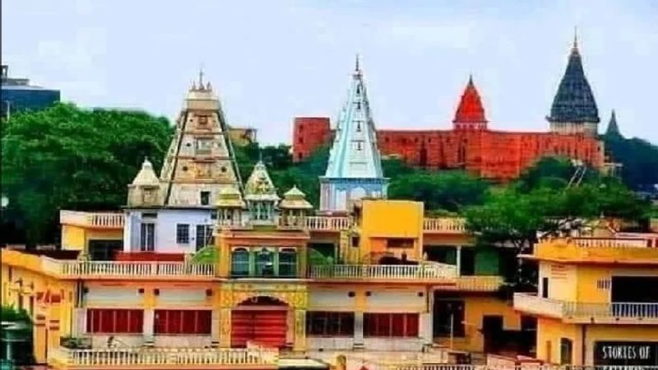 വഴിനീളെ ഡ്രോണുകള്, കൊവിഡ് പോരാളികള്; അയോധ്യ രാമക്ഷേത്ര ശിലാസ്ഥാപന ചടങ്ങിലെ സുരക്ഷ ഇങ്ങനെ വഴിനീളെ ഡ്രോണുകള്, കൊവിഡ് പോരാളികള്; അയോധ്യ രാമക്ഷേത്ര ശിലാസ്ഥാപന ചടങ്ങിലെ സുരക്ഷ ഇങ്ങനെ