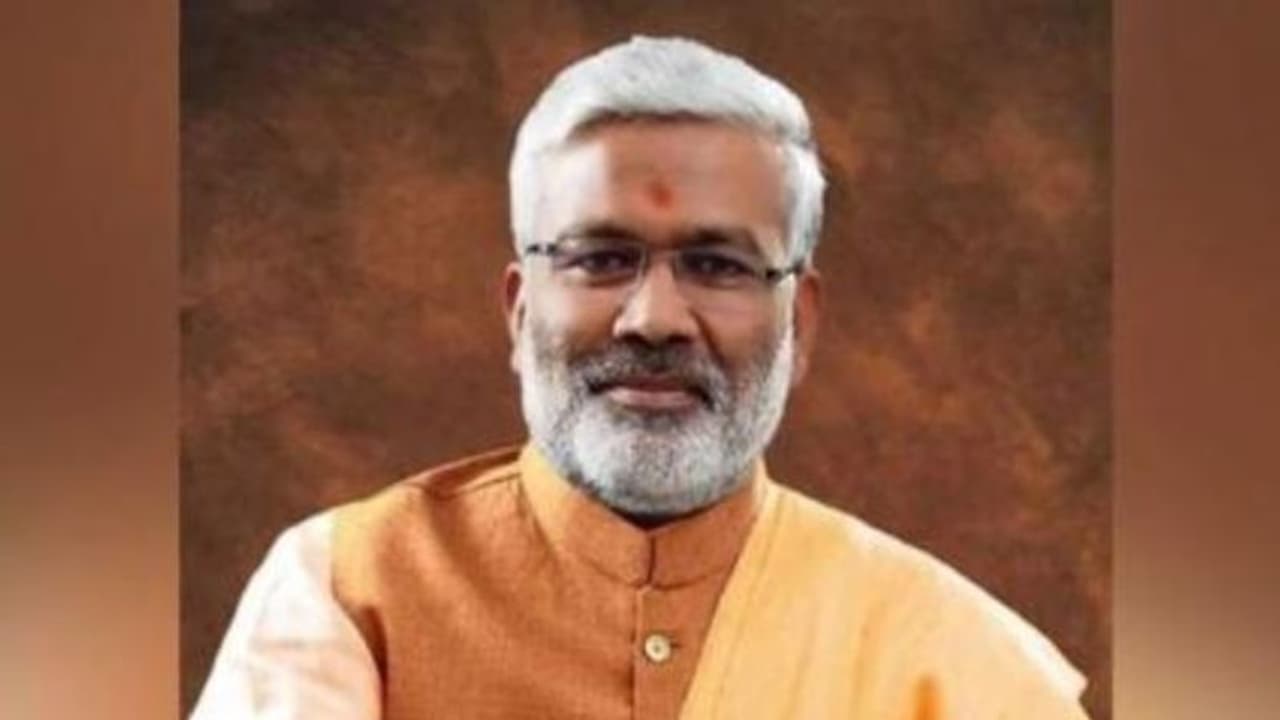 അമിത് ഷായ്ക്ക് പിന്നാലെ ഉത്തര്പ്രദേശ് ബിജെപി അധ്യക്ഷനും കൊവിഡ് അമിത് ഷായ്ക്ക് പിന്നാലെ ഉത്തര്പ്രദേശ് ബിജെപി അധ്യക്ഷനും കൊവിഡ്