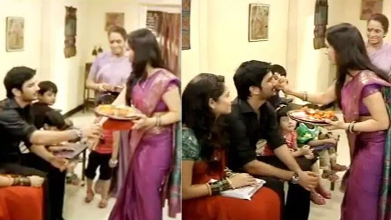 'पवित्र रिश्ता' के सेट पर सुशांत ने ऑनस्क्रीन बहन से यूं बंधवाई थी राखी, अंकिता लोखंडे भी थीं मौजूद 'पवित्र रिश्ता' के सेट पर सुशांत ने ऑनस्क्रीन बहन से यूं बंधवाई थी राखी, अंकिता लोखंडे भी थीं मौजूद