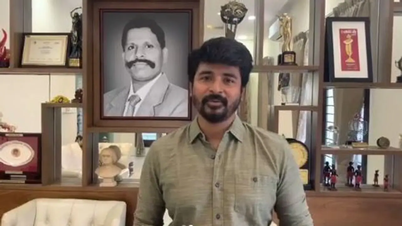 சிவகார்த்திகேயன் மெச்சூரிட்டி ஆயிட்டாரு... போட்றா வெடிய... பதிலடி கொடுத்த இயக்குநர் பொன்ராம்..! சிவகார்த்திகேயன் மெச்சூரிட்டி ஆயிட்டாரு... போட்றா வெடிய... பதிலடி கொடுத்த இயக்குநர் பொன்ராம்..!