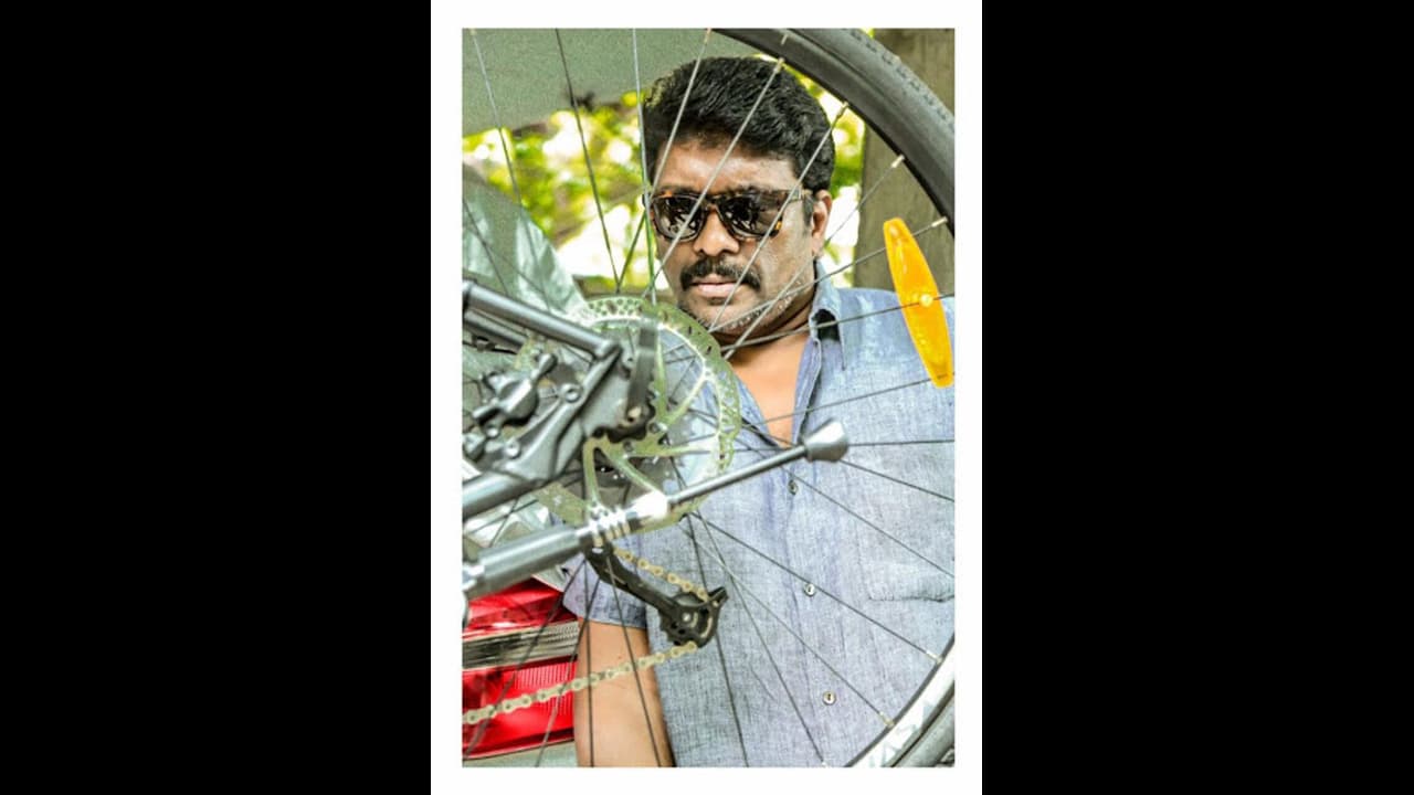 சரியான செருப்படி கேள்வி... ரசிகரின் கேள்விக்கு பார்த்திபன் கொடுத்த நச் பதில்..! சரியான செருப்படி கேள்வி... ரசிகரின் கேள்விக்கு பார்த்திபன் கொடுத்த நச் பதில்..!