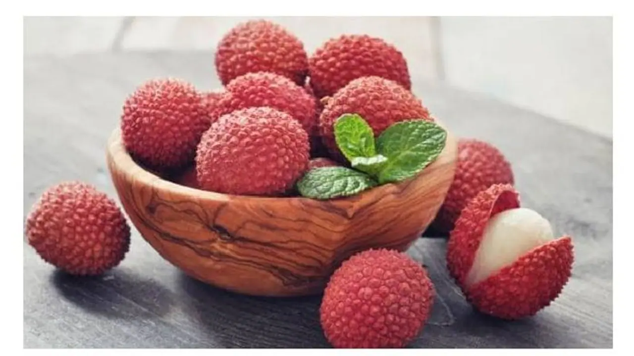 লিচুর খোসার অবিশ্বাস্য এই ৫ উপকারিতা জানলে আর ফেলবেন না, কাজে লাগান এই উপায়ে লিচুর খোসার অবিশ্বাস্য এই ৫ উপকারিতা জানলে আর ফেলবেন না, কাজে লাগান এই উপায়ে