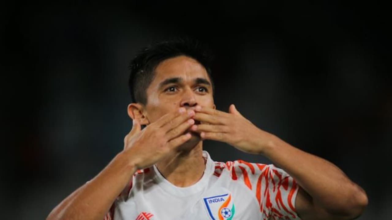 ৩৭ এ পা সুনীল ছেত্রীর, ফুটবল অধিনায়ক ও প্রিয় বন্ধুকে শুভেচ্ছা ক্যাপ্টেন কোহলির ৩৭ এ পা সুনীল ছেত্রীর, ফুটবল অধিনায়ক ও প্রিয় বন্ধুকে শুভেচ্ছা ক্যাপ্টেন কোহলির