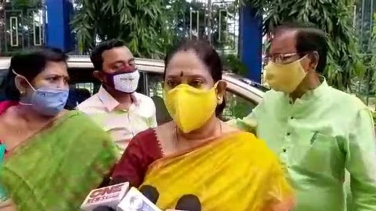 সংক্রমণে দিলেন সাহস, রাখিবন্ধনে মহাভারতের কথা মনে করালেন বিধান নগরের মেয়র সংক্রমণে দিলেন সাহস, রাখিবন্ধনে মহাভারতের কথা মনে করালেন বিধান নগরের মেয়র