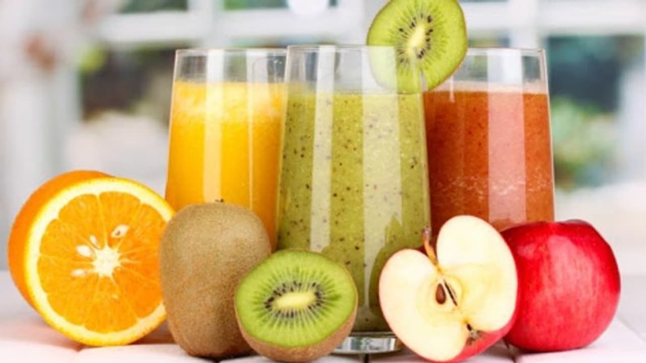 പഴങ്ങളും പച്ചക്കറികളും അങ്ങനെ കഴിക്കുന്നതോ ജ്യൂസാക്കുന്നതോ മികച്ച രീതി?