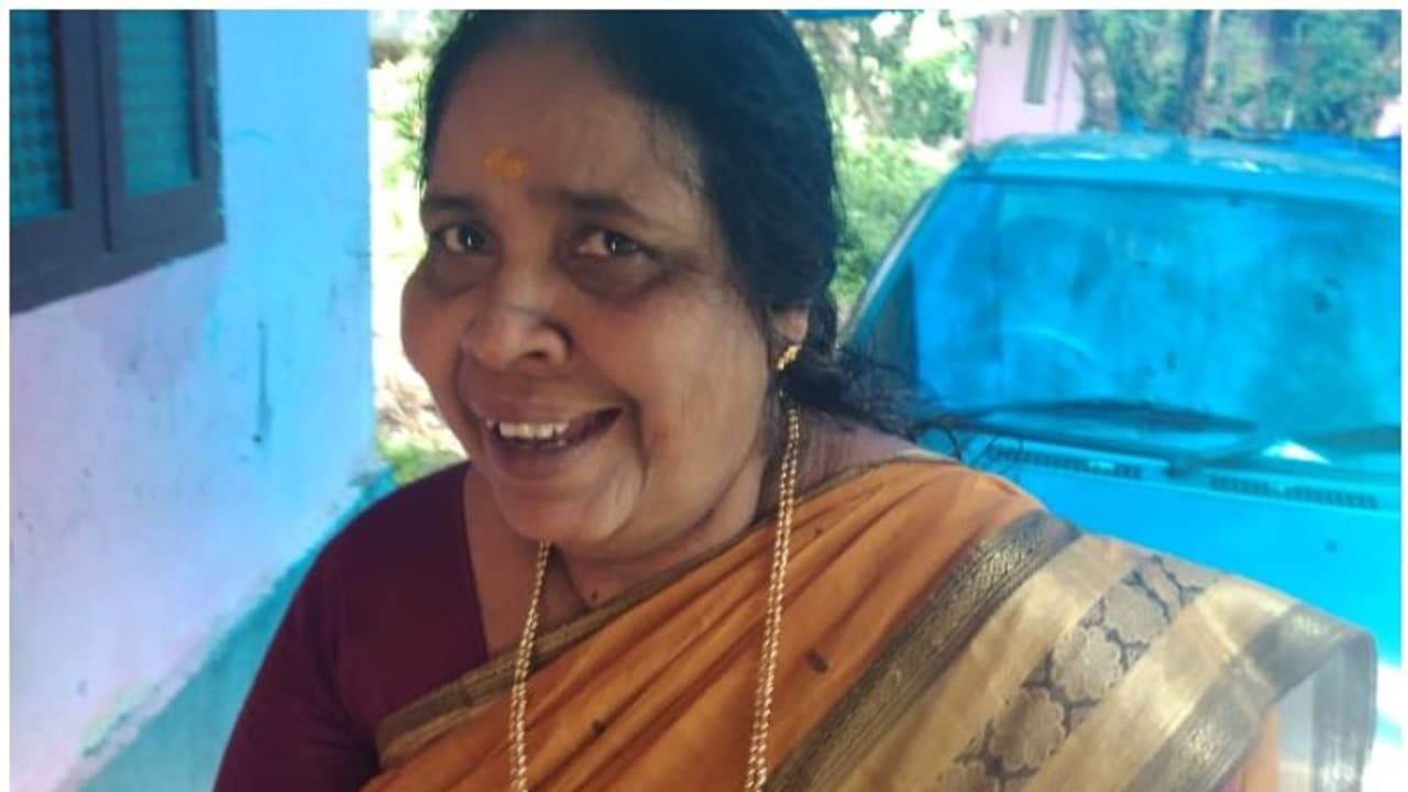 എറണാകുളത്ത് കൊവിഡ് നിരീക്ഷണത്തിലായിരുന്ന വീട്ടമ്മ മരിച്ചു എറണാകുളത്ത് കൊവിഡ് നിരീക്ഷണത്തിലായിരുന്ന വീട്ടമ്മ മരിച്ചു