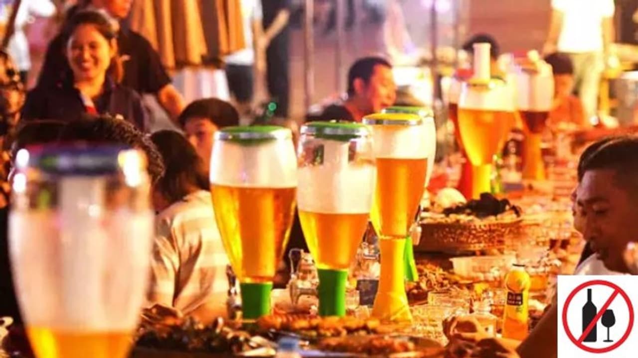 കൊവിഡ് പേടിയില്ല; ചൈനയില് ബിയര് ഫെസ്റ്റിവലില് മാസ്കില്ലാതെ ആയിരങ്ങള്... കൊവിഡ് പേടിയില്ല; ചൈനയില് ബിയര് ഫെസ്റ്റിവലില് മാസ്കില്ലാതെ ആയിരങ്ങള്...