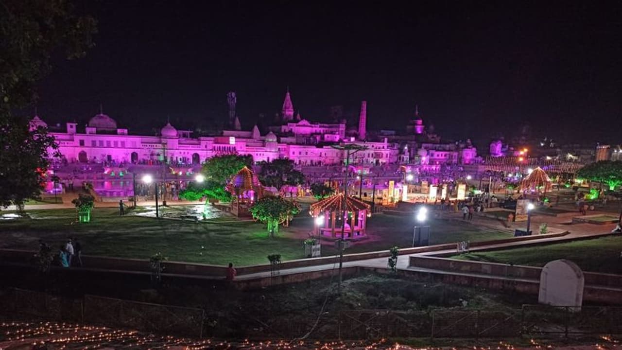 Ayodhya Ram Mandir : అయోధ్యలో వెజ్ ఓన్లీ 7 స్టార్ హోటల్.. భారతదేశంలోనే మొట్టమొదటిది