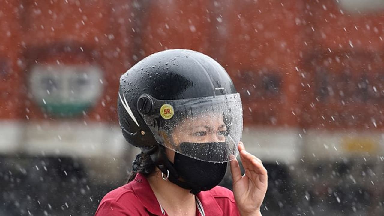 Karnataka to witness scattered rains on November 18, 19 Karnataka to witness scattered rains on November 18, 19