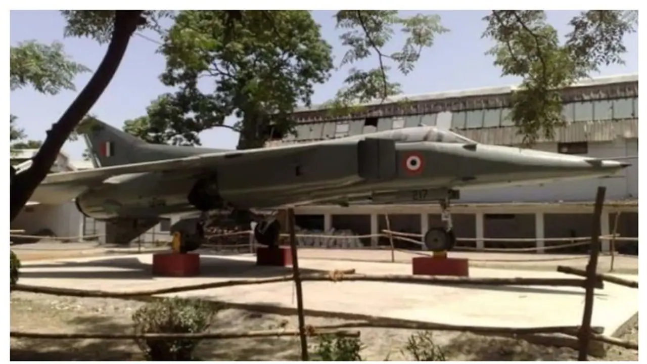 বিক্রি হচ্ছে ভারতীয় বায়ু সেনার মিগ ২৩ যুদ্ধবিমান, ওএলএক্সের বিজ্ঞাপনে দাম ধার্য ১০ কোটি বিক্রি হচ্ছে ভারতীয় বায়ু সেনার মিগ ২৩ যুদ্ধবিমান, ওএলএক্সের বিজ্ঞাপনে দাম ধার্য ১০ কোটি