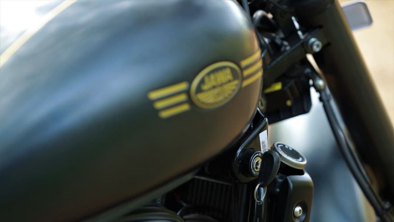 പുതിയ കളര് ഓപ്ഷനില് ജാവ പെറാക്ക് പുതിയ കളര് ഓപ്ഷനില് ജാവ പെറാക്ക്