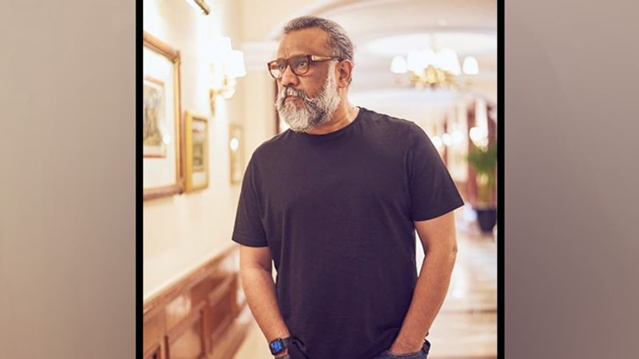 Anubhav Sinha recalls his experience working with Rishi Kapoor on Mulk's 2nd anniversary Anubhav Sinha recalls his experience working with Rishi Kapoor on Mulk's 2nd anniversary