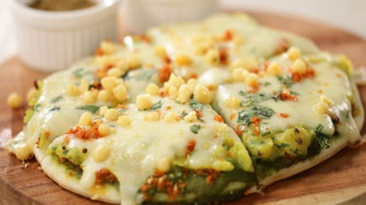 মুম্বই এর বিখ্যাত বড়া পাও পিৎজা, রইল জনপ্রিয় এই স্ট্রিট ফুডের সহজ রেসিপি মুম্বই এর বিখ্যাত বড়া পাও পিৎজা, রইল জনপ্রিয় এই স্ট্রিট ফুডের সহজ রেসিপি