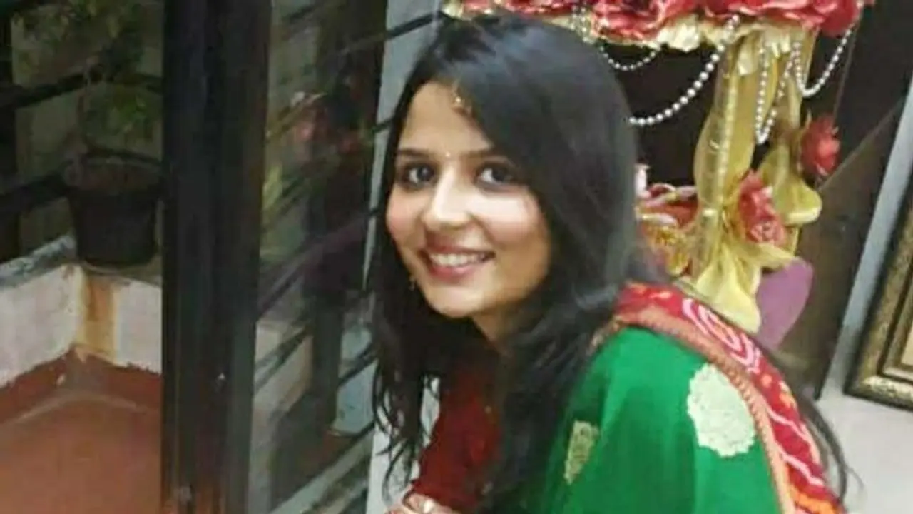 पहले अटेम्प्ट में क्रैक किया एग्जाम, अब बनेंगी IPS; लड़की ने पति नहीं भाई को दिया सक्सेस का बड़ा क्रेडिट पहले अटेम्प्ट में क्रैक किया एग्जाम, अब बनेंगी IPS; लड़की ने पति नहीं भाई को दिया सक्सेस का बड़ा क्रेडिट