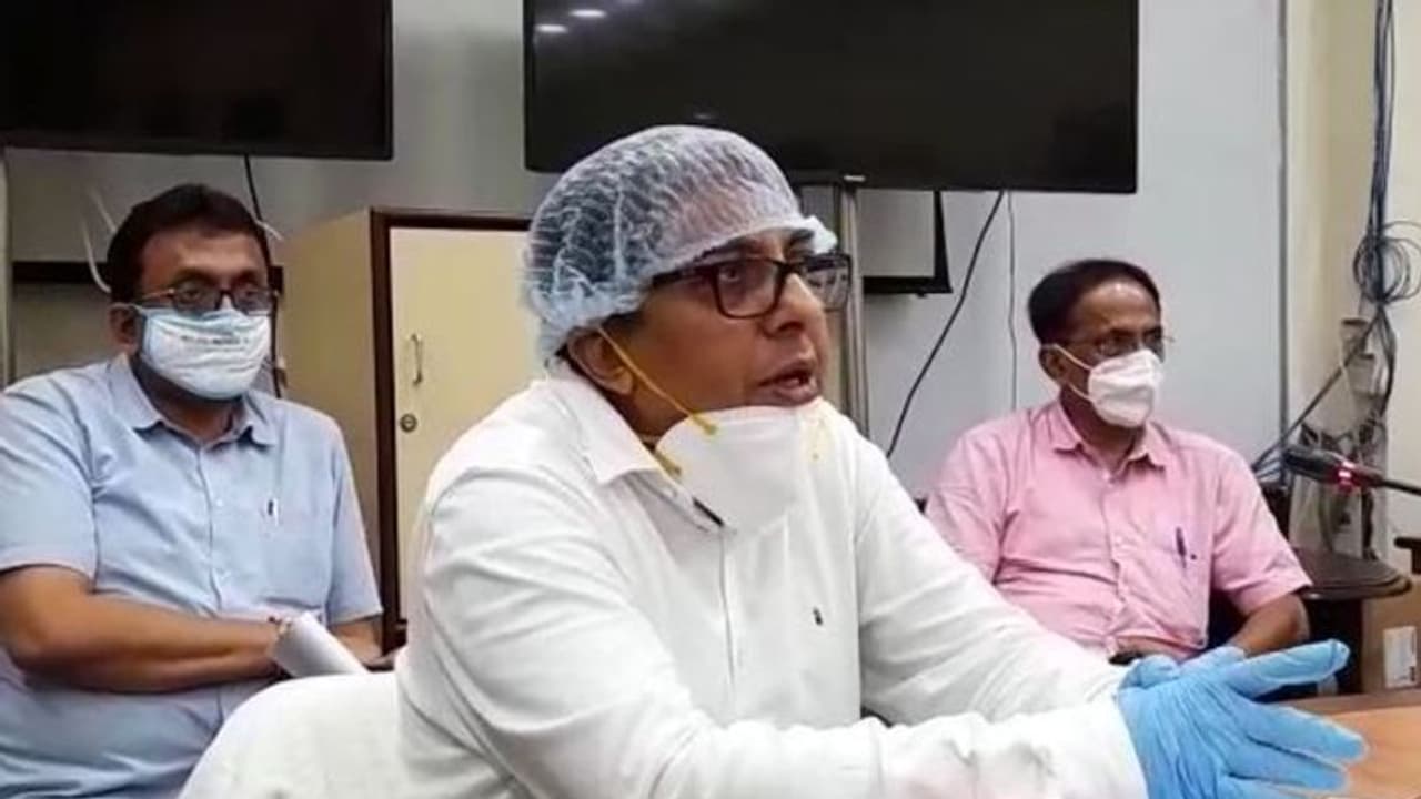 লাগামছাড়া ভাড়ার সঙ্গে অ্যাম্বুল্যান্স না পাওয়ার সমস্যা,কোভিড রোগীদের সুরাহায় নয়া ব্যবস্থা রাজ্য়ের লাগামছাড়া ভাড়ার সঙ্গে অ্যাম্বুল্যান্স না পাওয়ার সমস্যা,কোভিড রোগীদের সুরাহায় নয়া ব্যবস্থা রাজ্য়ের