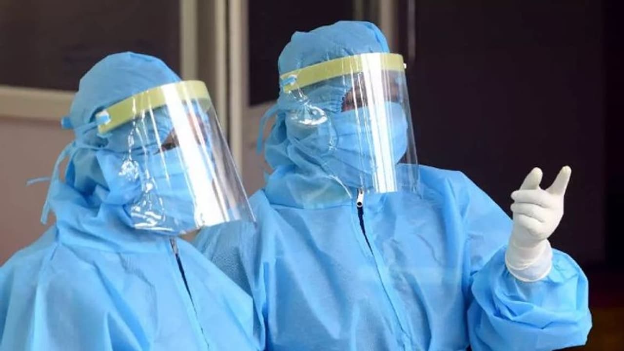 ಪಿಪಿಇ ಕಿಟ್ ಖರೀದಿಯಲ್ಲಿ ಭ್ರಷ್ಟಾಚಾರ ಆರೋಪ: ಮಾಹಿತಿ ನೀಡಲು ಸೂಚನೆ ಪಿಪಿಇ ಕಿಟ್ ಖರೀದಿಯಲ್ಲಿ ಭ್ರಷ್ಟಾಚಾರ ಆರೋಪ: ಮಾಹಿತಿ ನೀಡಲು ಸೂಚನೆ