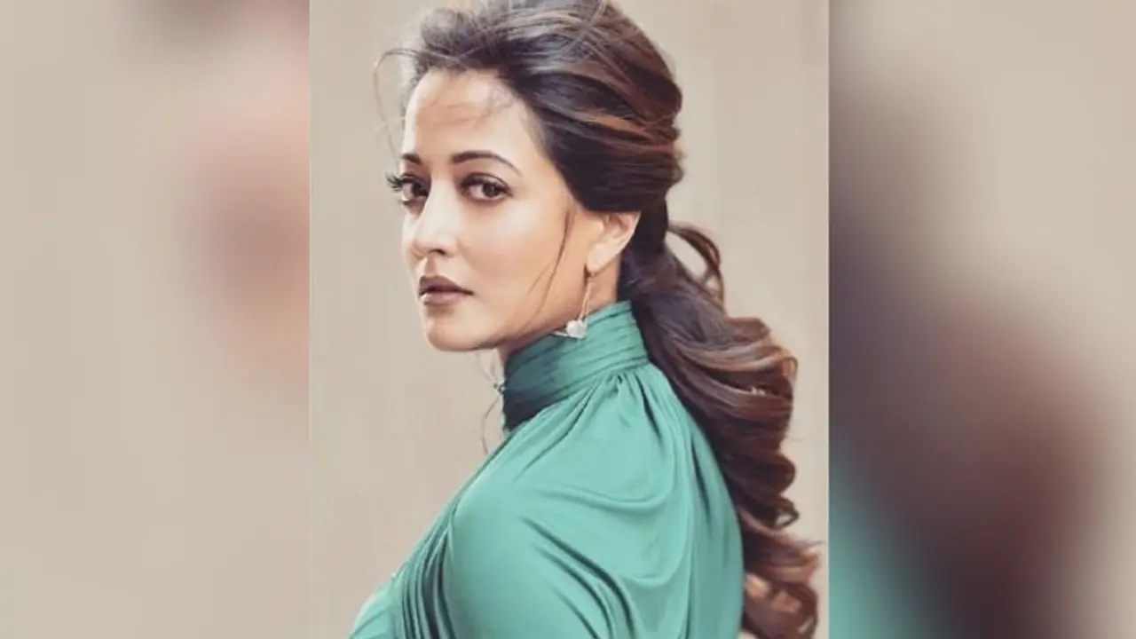  নবমীর রাতে গর্জিয়াস লুক পেতে ট্রাই করুন রাইমার এই সাজ, প্যান্ডেলের মধ্যমণি হয়ে উঠবেন আপনি