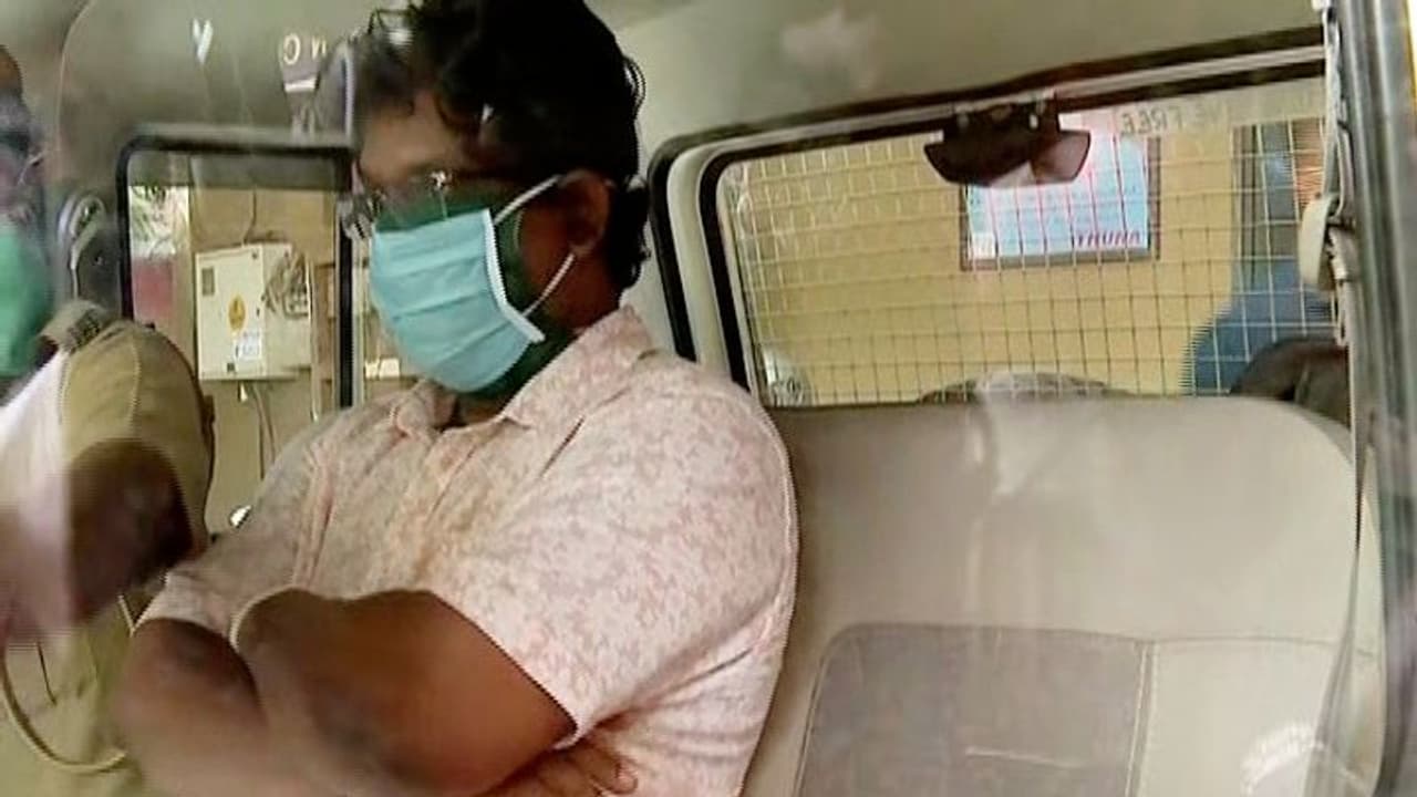 ട്രഷറി തട്ടിപ്പ്; ബിജുലാലിന്റെ കരമനയിലുള്ള വാടക വീട്ടില് പൊലീസ് പരിശോധന ട്രഷറി തട്ടിപ്പ്; ബിജുലാലിന്റെ കരമനയിലുള്ള വാടക വീട്ടില് പൊലീസ് പരിശോധന