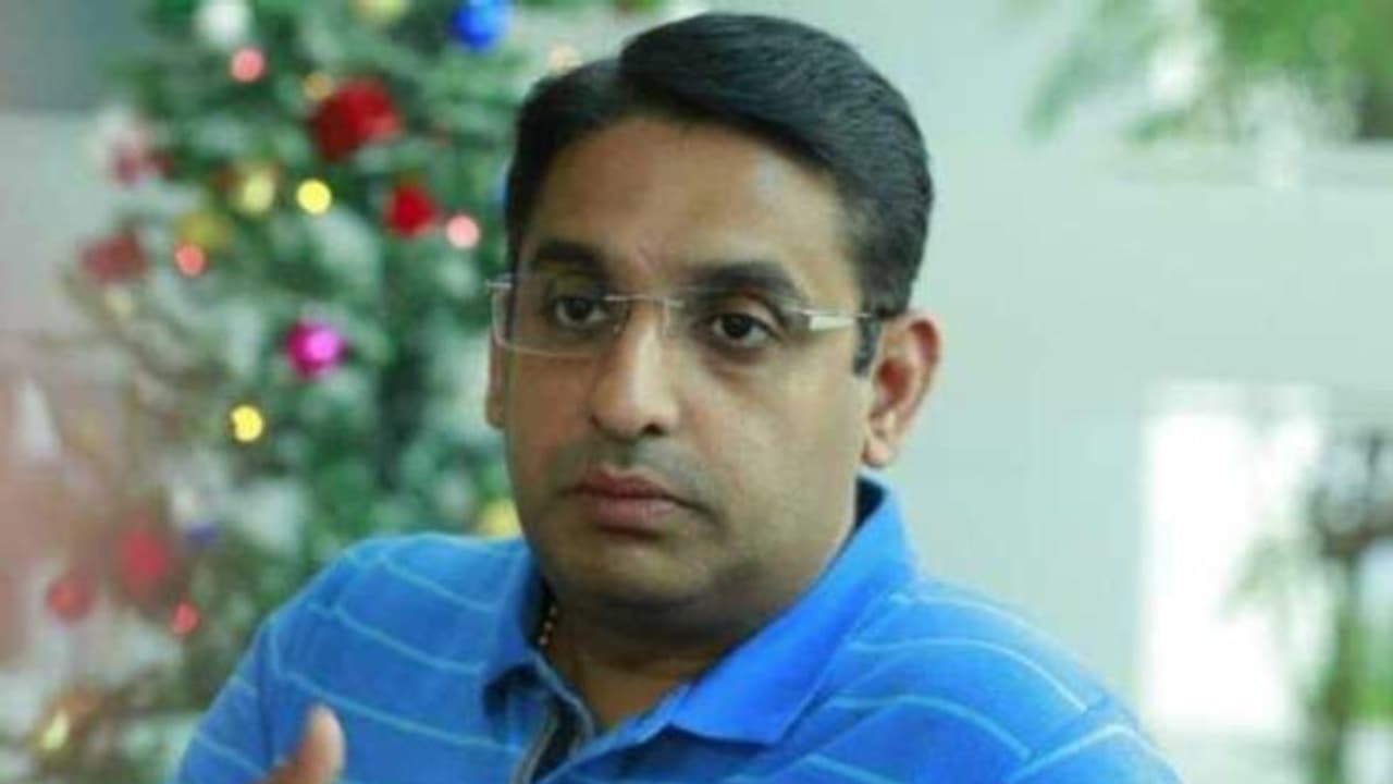 ഭരത് മുരളി പുരസ്കാരം സംവിധായകന് വിജിത് നമ്പ്യാര്ക്ക് ഭരത് മുരളി പുരസ്കാരം സംവിധായകന് വിജിത് നമ്പ്യാര്ക്ക്