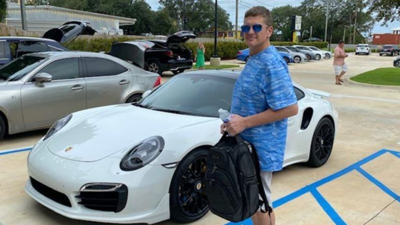 ಮನೆಯಲ್ಲಿ ನಕಲಿ ಚೆಕ್ ಪ್ರಿಂಟ್ ಮಾಡಿ 4 ಕೋಟಿ ರೂ. ಪೊರ್ಶೆ ಕಾರು ಖರೀದಿಸಿದ ಖದೀಮ! ಮನೆಯಲ್ಲಿ ನಕಲಿ ಚೆಕ್ ಪ್ರಿಂಟ್ ಮಾಡಿ 4 ಕೋಟಿ ರೂ. ಪೊರ್ಶೆ ಕಾರು ಖರೀದಿಸಿದ ಖದೀಮ!