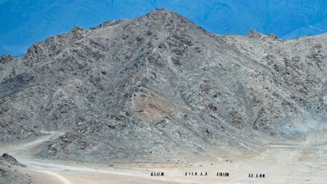 লাদাখে লাল ফৌজের অনুপ্রবেশের নথি উধাও, প্রতিরক্ষা মন্ত্রকের ওয়েব সাইট থেকেই গায়েব তথ্য লাদাখে লাল ফৌজের অনুপ্রবেশের নথি উধাও, প্রতিরক্ষা মন্ত্রকের ওয়েব সাইট থেকেই গায়েব তথ্য